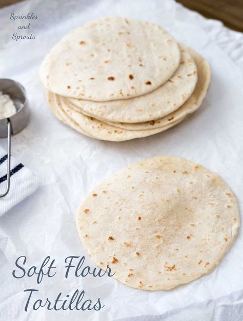 Soft homemade flour tortillas, essential for tacos, quesadillas, burritos and fajitas. Learn how to make soft flexible home made tortillas with just 5 ingredients. SO easy to make at home! Plus you can use white or whole wheat flour. #tacotuesday #flourtortilla Home Made Tortillas, Soft Tortilla Recipe, Homemade Wraps, Soft Tacos Recipes, Soft Flour Tortillas, Homemade Flour, Recipes With Flour Tortillas, How To Make Tortillas, Homemade Flour Tortillas