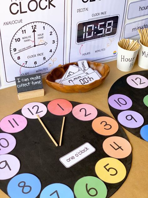 Learning to tell time is tricky! Learn how to introduce telling time and clocks to young children. Plenty of teaching ideas and hands-on resources and printables to help you teach the concept of time and how to tell time in class #kindergartenmath #handsonmath #tellingtime #learningtotelltime #timetothehourandhalfhour Telling Time Activities, Teaching Learning Material, How To Tell Time, Learn To Tell Time, Teaching Special Education, Teaching Time, Math Time, Kindergarten Learning, Math Activities Preschool