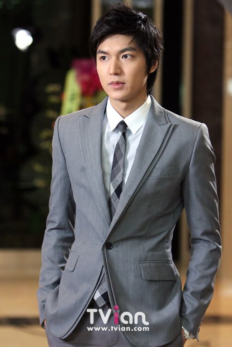 Que se vea así con trajes <3.<3 Personal Taste Kdrama, Lee Min Ho Photos, Choi Minho, Kim Hyun, My Mouth, Personal Taste, Boys Over Flowers, Korean Model, Min Ho