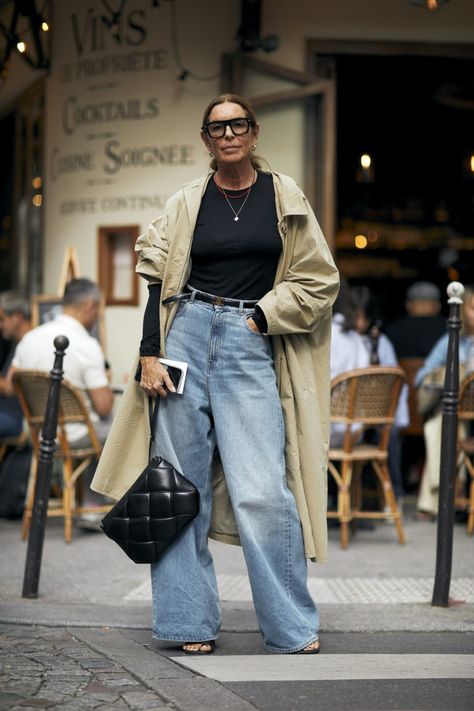 Victoria Style, Rok Midi, Sandal Tali, Pfw Street Style, Wide Leg Jeans Outfit, Cozy Wear, Street Style Spring, Simply Fashion, Ootd Spring