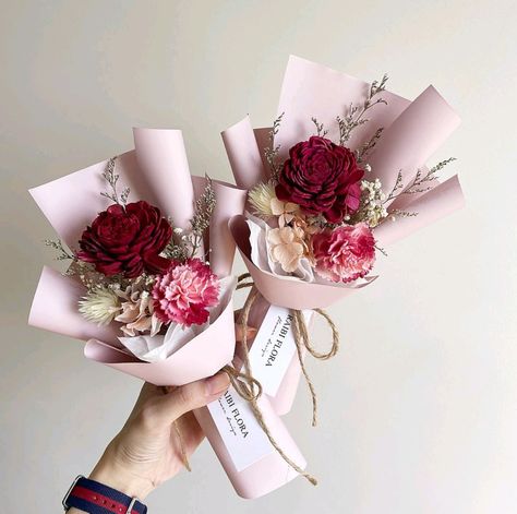 Small Bouquets Simple, Mother’s Day Mini Bouquets, Small Mothers Day Bouquet, Mini Floral Bouquets, Small Flower Bouquet Ideas, Tiny Bouquet Of Flowers, Small Floral Bouquet, Small Bouquet Of Flowers Aesthetic, Floral Bouquets Wrapped In Paper