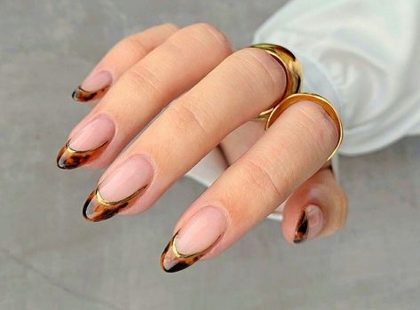 Tortus Shell Nails, Small Stilleto Nails, Fall Minimalist Nails, Minimal Halloween Nails, Encanto Nails, Funky French Tip Nails, Carey Nails, Tortishell Nails Design, Cute French Tip Nails