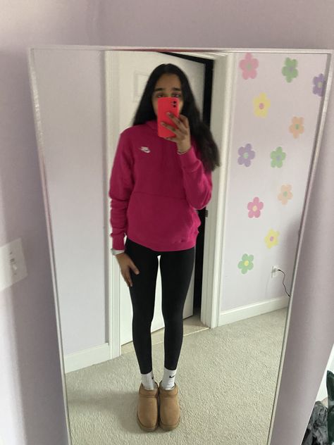 Nike hoodie, outfit, nike outfit, ultra minu uggs outfit, outfit ideas How To Style A Nike Hoodie, Nike Hoodie Outfit Aesthetic, White Nike Hoodie Outfit, Pink Nike Hoodie Outfit, Nike Tech Outfits Women, Nike Hoodie Outfit Women, Nike Girl Outfits, Pink Hoodie Outfit, Pink Leggings Outfit