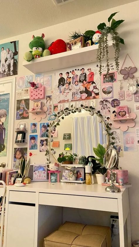 Cute Room Organization, Little Apartment Decor, Girlie Apartment, Summer Room Ideas, Street Room, Woman Bedroom Ideas, Grown Woman Bedroom Ideas, Baddie Apartment, Baddie Apartment Ideas