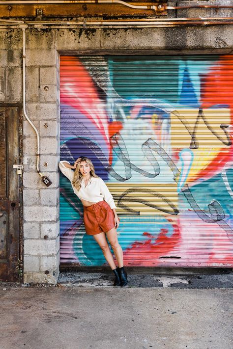 Fashion Design Photoshoot, Mural Photoshoot Ideas, Graffiti Model Photo Shoot, Graffiti Portrait Photography, Bookkeeper Photoshoot, Spin Photoshoot, Graffiti Background Photoshoot, Mural Photoshoot Poses, Graffiti Wall Photoshoot