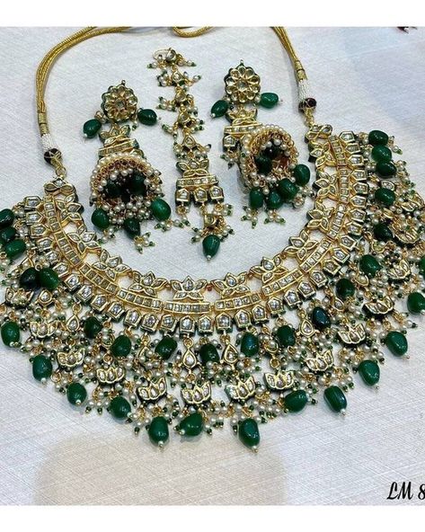 Check out this item in my Etsy shop https://www.etsy.com/in-en/listing/1359174894/designer-sabyasachi-inspired-bridal Indian Bridal Necklace, Kundan Bridal Set, Emerald Green Jewelry, Jewelry Indian Wedding, Sabyasachi Jewelry, Bridal Nose Ring, Bridal Necklace Designs, Kundan Jewellery Set, Sabyasachi Jewellery