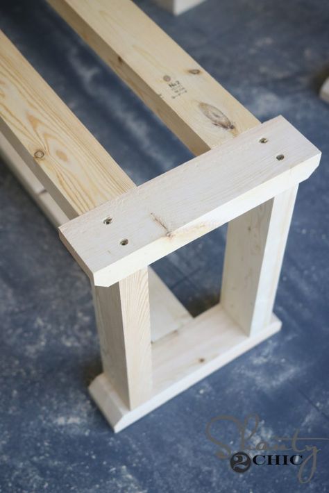 Dining Bench Diy, Farmhouse Kitchen Diy, Farmhouse Dining Benches, Farmhouse Bench Diy, Trendy Farmhouse Kitchen, Dining Furniture Makeover, Rustic Dining Furniture, Kitchen Table Bench, Farmhouse Dining Room Table