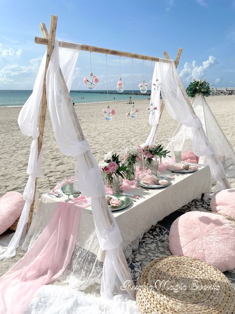 Simple Beach Birthday Decoration, Outdoor Garden Birthday Party, Elegant Picnic, Boho Beach Party, Picnic Business, Romantic Beach Picnic, Beach Picnic Party, Picnic Party Decorations, Luxury Picnic