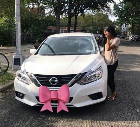 When I get my first car and my parents don’t put a bow on it like I asked them to🙄😂 Best Luxury Sports Car, Best Cars For Teens, Car For Teens, Vintage Jeep, First Cars, New Sports Cars, Girly Car, White Car, Best Luxury Cars