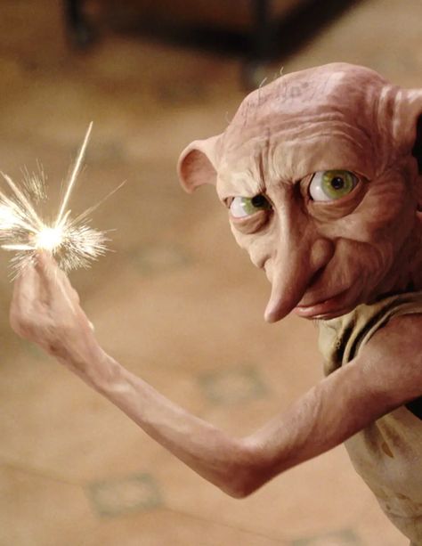 7 times Dobby was a comedy genius | Wizarding World Dobby The Elf, Harry Potter Creatures, Harry Potter Dolls, Dobby Harry Potter, Images Harry Potter, Elf House, Harry Potter Pictures, Harry Potter Film, Harry Potter Books