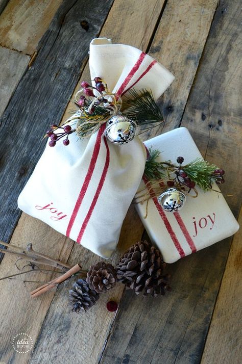 27 Creative Gift Wrapping Ideas For Christmas Wrapped Presents, Easy Diy Christmas Gifts, Creative Christmas Gifts, Unique Gift Wrapping, Creative Gift Wrapping, Holiday Gift Wrap, Easy Christmas Diy, Christmas Gift Bags, Wrapping Ideas