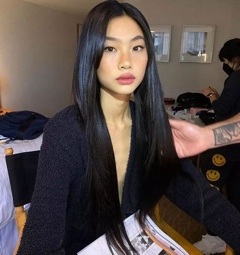 Hot Haircuts, Long Faces, Trending Haircuts, Korean Beauty, A Face, Makeup Inspiration, Asian Beauty, Pretty People, Beautiful People