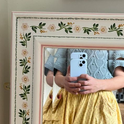 Florence Sweryda on Instagram: "Final job of a busy few months. Huge mirror!" Painted Bathroom Mirror Frame, Painted Door And Frame, Floral Painted Mirror, Painted Wooden Mirror Frame, Mirror Painted Frame, Painted Mirror Frame Aesthetic, Diy Painted Mirror Frame Ideas, Painted Designs On Wall, Unique Frame Ideas