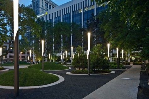 Light columns in public plaza Park Lighting, Landscape Lighting Design, Green Island, Planting Design, Urban Landscape Design, Urban Lighting, Landscape Architecture Design, Urban Park, Urban Furniture