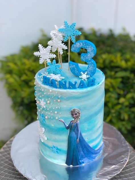 Buttercream cake Frozen Birthday Cake Buttercream, Frozen Buttercream Cake, Birthday Cake Buttercream, Frozen 3rd Birthday, Decor Tort, Elsa Cake, Frozen Theme Cake, Elsa Cakes, Frozen Birthday Cake