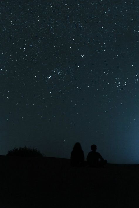 Star Watching, Watching The Stars, Dream Dates, Look Wallpaper, Stars In The Sky, Night Sky Wallpaper, Sky Full Of Stars, Sky Full, Photo Couple