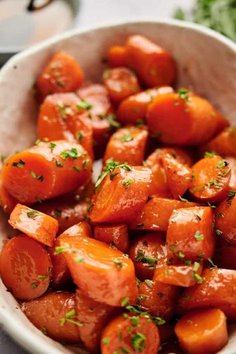 Easy Honey Glazed Carrots Recipe - Hungry Cooks Kitchen Easy Honey Glazed Carrots, Honey Glazed Carrots Recipe, Glazed Carrot, Easy Baked Chicken Breast, Honey Carrots, Cooks Kitchen, Carrot Tops, Glazed Carrots Recipe, Butter Carrots