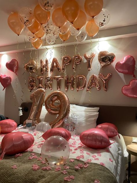 love it. Will order more soon. 19th Birthday Hotel Party Ideas, Hotel Birthday Party Ideas 19, Birthday Trip Decorations, Hotel Birthday Party Decorations Ideas, 18th Hotel Birthday Party, Birthday Party Hotel Room Ideas, Hotel Birthday Set Up, Hotel Room Birthday Party, Hotel Birthday Parties Decorations