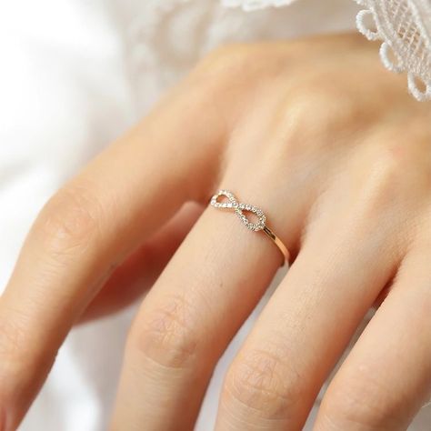 Elegant Diamond Midi Promise Rings, Dainty Halo Design Jewelry For Promise, Minimalist Rose Gold Cubic Zirconia Diamond Ring, Dainty Promise Jewelry With Halo Design, Delicate Diamond Midi Promise Rings, Delicate Diamond Midi Rings For Promise, Elegant Rose Gold Diamond Midi Rings, Elegant White Gold Midi Promise Rings, Minimalist Diamond Accented Promise Ring