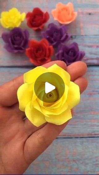 Rose Flower Craft How To Make, Rose Flower Diy Paper, Rose Crafts For Kids, How To Make Roses Out Of Paper, How To Make Paper Roses, Rose Paper Craft, Rose Flower Craft, Rose Flower Diy, Paper Flower Design