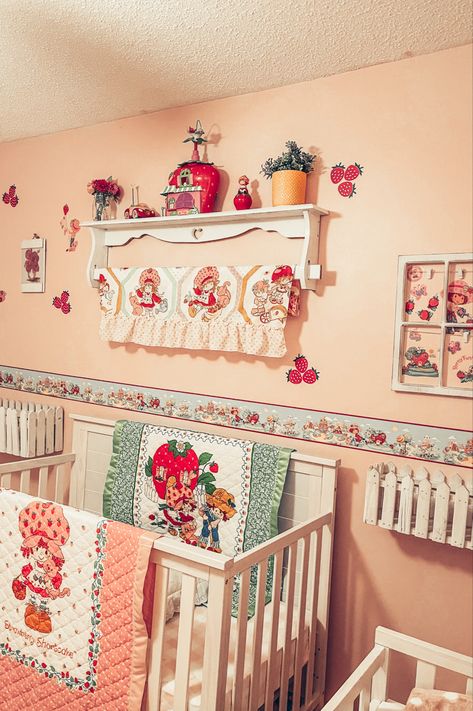 Strawberry Themed Room Aesthetic, Strawberry Shortcake Bedroom Ideas, Vintage Strawberry Nursery, Strawberry Shortcake Baby Room, Strawberry Shortcake Nursery Theme, Baby Room Ideas Colorful, Strawberry Shortcake Room Decor, Strawberry Nursery Theme, Strawberry Shortcake Bedroom