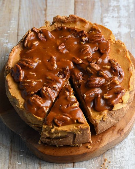 Brown Butter Pecan Cheesecake, Amazing Cheesecake, Pumpkin Spice Pecans, Spice Cheesecake, Digestive Cookies, Baking Lessons, Pumpkin Spice Cheesecake, Pecan Cheesecake, Pumpkin Pecan Pie