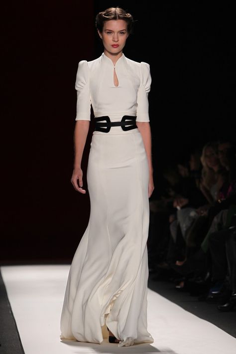 Carolina Herrera RTW Fall 2013 - Slideshow - Runway, Fashion Week, Reviews and Slideshows - WWD.com Rock Dress, Black And White Outfit, Party Mode, Vestidos Vintage, Moda Vintage, Gorgeous Gowns, Mode Inspiration, Carolina Herrera, Beautiful Gowns