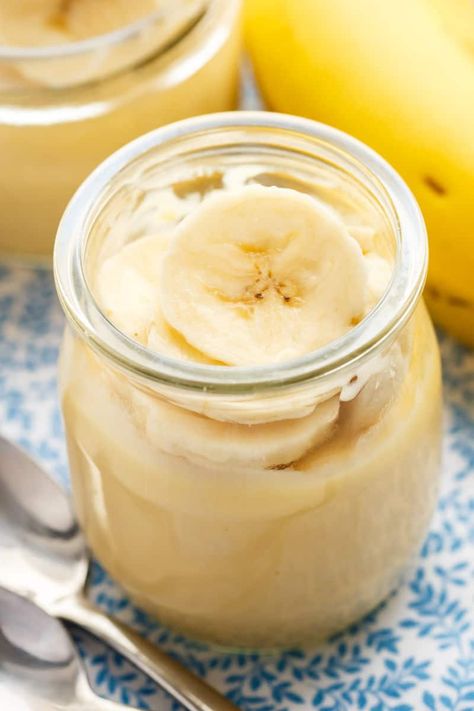 This healthy banana pudding is smooth, creamy, and made with 4 ingredients! No eggs and no sugar needed, it's an instant dessert made in a blender! Banana Recipes No Sugar, Low Calorie Cereal, Healthy Banana Pudding, Vegan Banana Pudding, Instant Banana Pudding, Healthy Pudding, Dessert Pie Recipes, Banana Treats, No Dairy