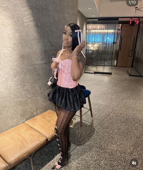 18th Birthday Outfits Black Women Fall, Birthday Fit Black Women, Custom Corset Birthday, Corset With Skirt Outfits Black Women, Lace Outfit Photoshoot, Cute Lace Outfits, Pink Corset Outfit Black Women, Corset Outfit Black Women Birthday, Corset And Skirt Outfits Birthday