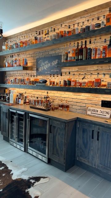 Bar Lounge Room, Whiskey Lounge, Bourbon Room, Whiskey Room, Home Bar Rooms, Bourbon Bar, Basement Inspiration, Basement Bar Designs, Game Room Bar