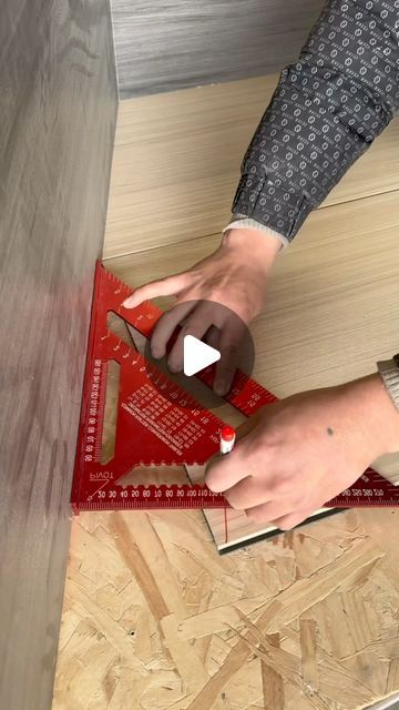 Septemberstore on Instagram: "Unlock the precision of woodworking with our Professional Triangle Carpenter Square! Crafted from die-cast aluminum alloy, this rafter square ensures accuracy and durability for all your woodworking projects. Check out our video to see it in action. ALL PRODUCTS LINKED ON MY VIDEO under Description > check bio link (#9)🤝🏽 #Woodworking #Carpentry #CarpenterSquare #RafterSquare #WoodworkingTools #DIYProjects #WoodworkingCommunity #WoodworkingLife #Handcrafted #Craftsmanship" Rafter Square, Woodworking Table Saw, Woodworking Blueprints, Carpentry Workshop, Carpenters Square, Workshop Plans, Diy Handyman, Handyman Projects, Woodworking Tools Workshop