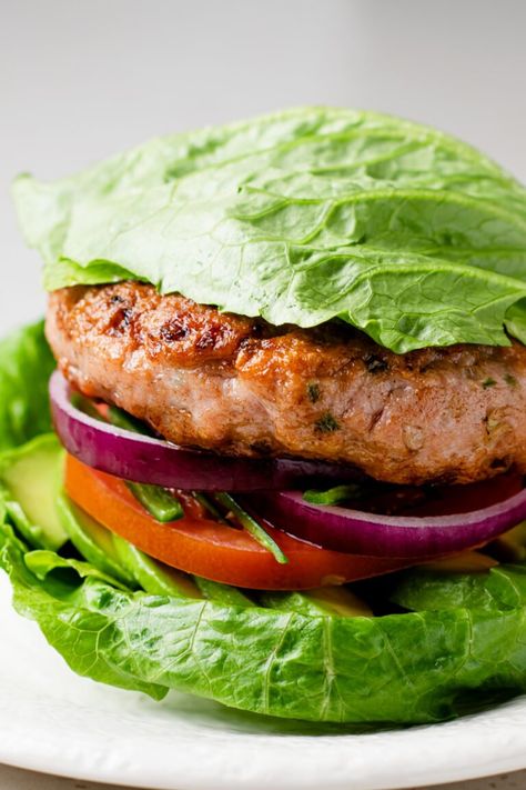 Ground Turkey Burger Recipes, Keto Turkey Burgers, Keto Ground Turkey, Dinner Under 300 Calories, Ground Turkey Burgers, Keto Turkey, Turkey Burger Recipe, Low Carb Burger, Weight Watchers Meal Plans