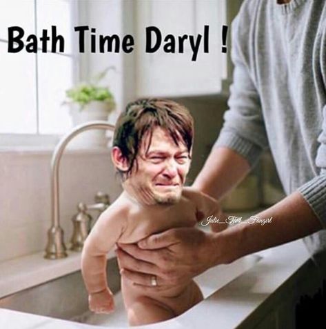 BATH TIME FOR DARYL DIXON! Twd Daryl Pfp, Daryl Dixon Pfp Funny, Daryl Dixon Smiling, Funny Daryl Dixon, Daryl Dixon Memes Funny, Daryl Dixon And Carl Grimes, Twd Memes Carl, Rick And Daryl Matching Pfp, Rick And Daryl Matching Icons