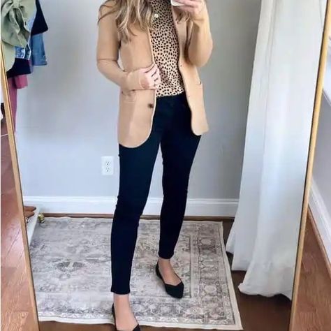 Black Casual Slack Pants Midrise No Stretch Navy Dress Pants Outfit Women, Business Pants Women, Professional Jeans Outfit, Jury Duty Outfit For Women, Business Casual Job Interview, Real Estate Outfits For Women, Teaching Clothes, Work Attire Women, Interview Outfits Women