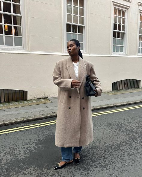 7 Chic Oversized Coat Outfits to Try This Winter | Who What Wear Wool Trench Coat Outfit, Oversized Trench Coat Outfits, Oversized Outfit Aesthetic, Wool Coat Outfits, Oversized Coat Outfit, Oversize Outfits, Wool Coat Outfit, Oversized Winter Coat, Oversize Coat