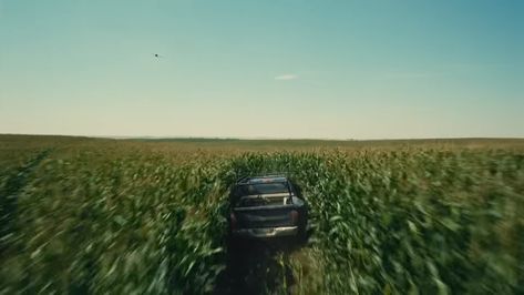 Interstellar Laptop Wallpaper, Interstellar Shots, Interstellar Cornfield, Interstellar Screencaps, Interstellar Cornfield Chase, Pretty Movie, Cinema Film, Book Wallpaper, Movie Shots