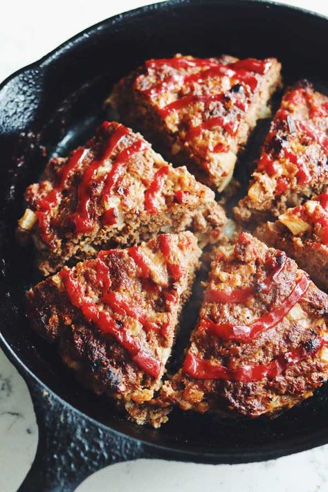 My Mom's Cast Iron Meatloaf Recipe - Grilled Cheese Social Skillet Meatloaf, Cast Iron Recipes Dinner, Cast Iron Skillet Recipes Dinner, Dutch Oven Recipes Cast Iron, Cast Iron Skillet Cooking, Dinner Beef, How To Cook Meatloaf, Meat Eater, Baked Recipes