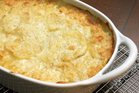 Sauce For Scalloped Potatoes, Creamy Scalloped Potatoes, Scalloped Potatoes Easy, Creamy Potatoes, White Sauce Recipes, Scalloped Potato Recipes, Cheese Potatoes, Scalloped Potatoes, White Sauce