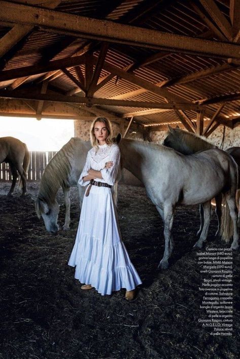 Ranch Fashion Editorial, Country Farm Photoshoot, Rancho Photoshoot, Western Fashion Editorial, Farm Editorial, Ranch Photoshoot, Equestrian Photoshoot, Horse Woman, Ranch Girl