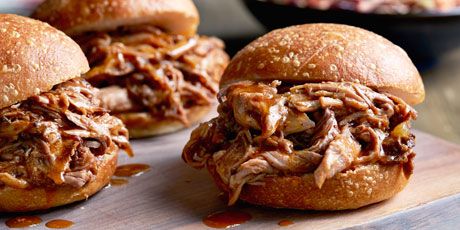 The Pioneer Woman's Pulled Pork Pioneer Woman Pulled Pork, Lee Drummond, Pull Pork, Pork Sandwich Recipes, Barbecue Pulled Pork, Pulled Pork Sandwiches, Pulled Pork Recipe, Pork Sandwiches, Slow Cooked Pork