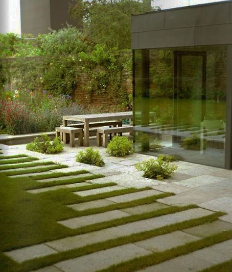 garden-pathway-idea8 - Home Decorating Trends - Homedit Modern Outdoor Spaces, Beautiful Home Gardens, Modern Landscape Design, Have Inspiration, Contemporary Garden, Modern Patio, Garden Pathway, Patio Stones, Modern Landscaping