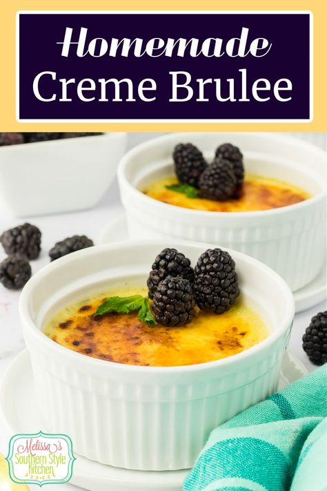 This Creme Brulee recipe features a creamy vanilla bean custard crowned with a caramelized sugar topping that makes it simply irresistible. #cremebrulee #bakedcustard #bakedcremebrulee via @melissasssk Best Creme Brulee Recipe, Vanilla Bean Custard, Creme Brulee Recipe Easy, Jar Desserts, Creme Brulee Cheesecake, Baked Custard, Creme Brulee Recipe, Brulee Recipe, Creme Brûlée