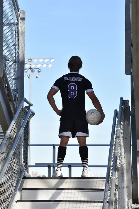 Senior Portrait / Picture / Photo Idea - Boys / Guys - Soccer Soccer Photography Poses, Soccer Senior Pictures, Soccer Team Photos, Soccer Shoot, Soccer Senior Night, Football Senior Pictures, Soccer Poses, Senior Pictures Boys Outdoors, Senior Photos Boys