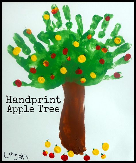 Handprint Apple Tree ~ Fun Fall Art Project For Kids (she: Brooke) - Or so she says... September Crafts, Art Project For Kids, Apple Activities, Apple Craft, Fall Art Projects, Apple Art, Project For Kids, Daycare Crafts, Fall Art