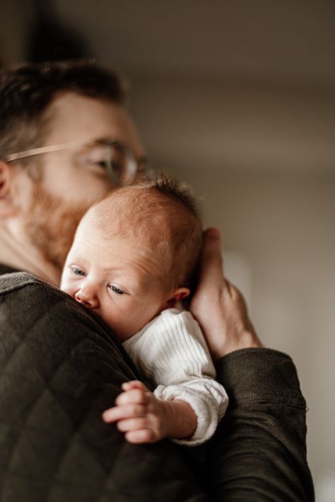 candid newborn baby photos at home in Winnipeg Candid Newborn Photography, Baby Photos At Home, Newborn Baby Photos, Newborn Shoot, Baby Pics, Newborn Family, Newborn Photoshoot, Family Lifestyle, Creative Portraits