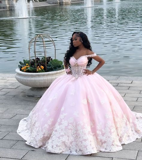 Pink Dresses For Sweet 16, Pink And Gold Sweet 16 Dress, Baby Pink Sweet 16 Dress, Light Pink Prom Dress Ball Gown, Sweet 16 Party Ideas Dress, Sweet 16 Black Girls Dresses, Sweet 16 Light Pink Theme, Big Sweet 16 Party Ideas, Pink Birthday Dress Sweet 16