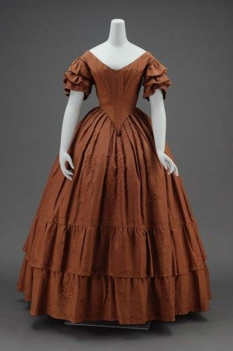 Dinner dress American, about 1840, MFAB Ballgown Inspiration, Dickens Dress, 1840s Dress, 1800s Dresses, 1860s Dresses, 1840s Fashion, 1860 Fashion, Victorian Hairstyles, 1800s Fashion