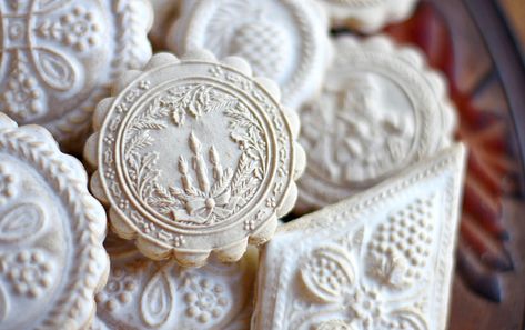 Lebkuchen Cookies, Molded Cookie Recipe, German Christmas Cookies, Joy Cookies, Cookie Glaze, Speculoos Cookies, German Cookies, Almond Shortbread Cookies, Springerle Molds