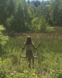 Girl Swinging, Shotting Photo, Foto Poses, Spring Aesthetic, + Core + Aesthetic, Summer Dream, Swing Set, The Grass, Nature Aesthetic