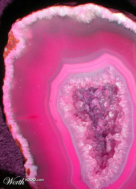 Pink geod Pink Geode, Space Art Gallery, Teal Art, Pink Stones, Marble Painting, Crystal Geode, Art Lessons Elementary, Pink Agate, Rocks And Gems